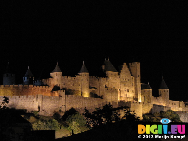 SX28091 La Cite, Carcassonne at night